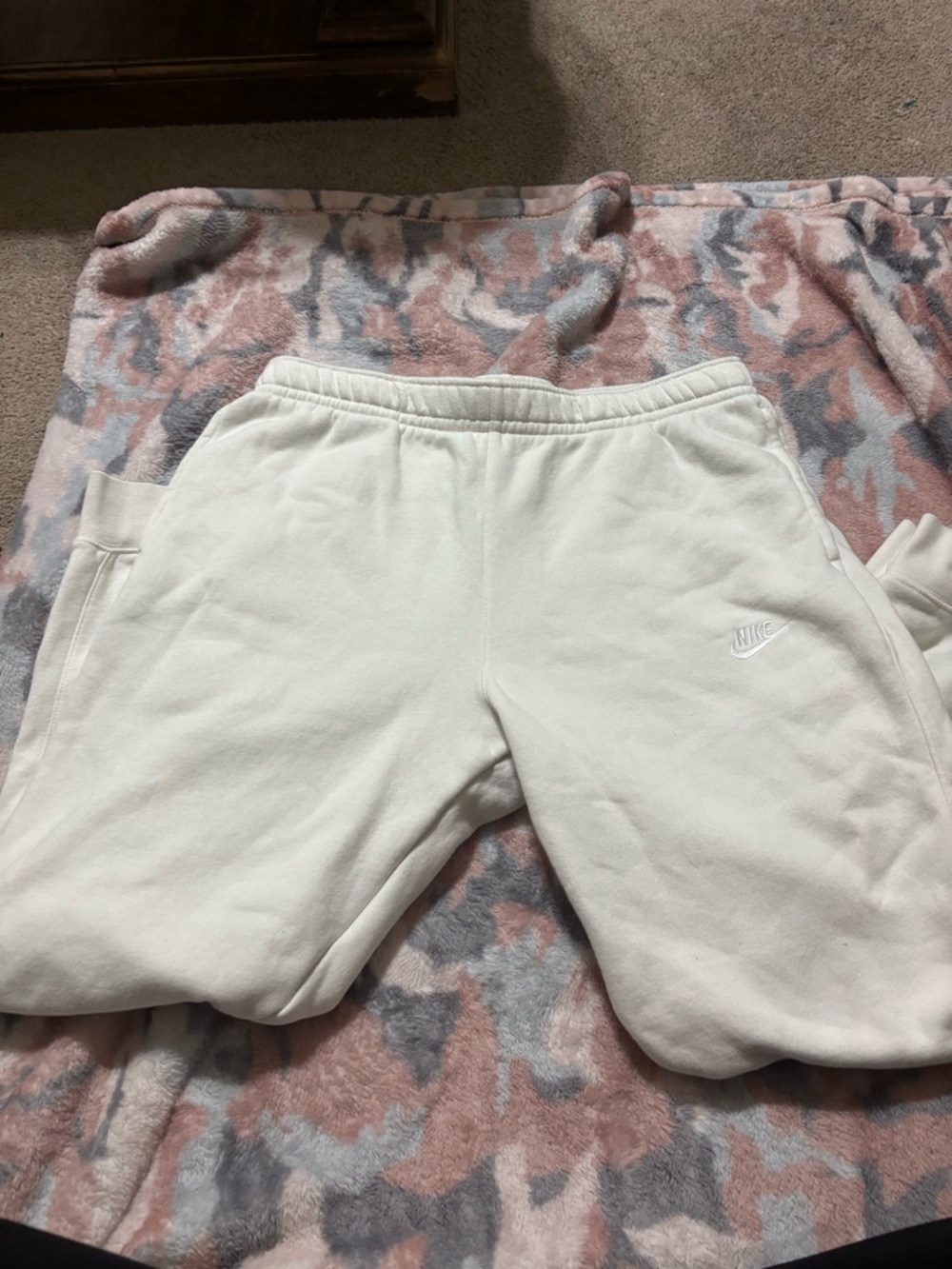 Nike Men’s Cream Fleece Sweatpants